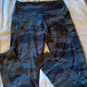 Camo Print pocket leggings